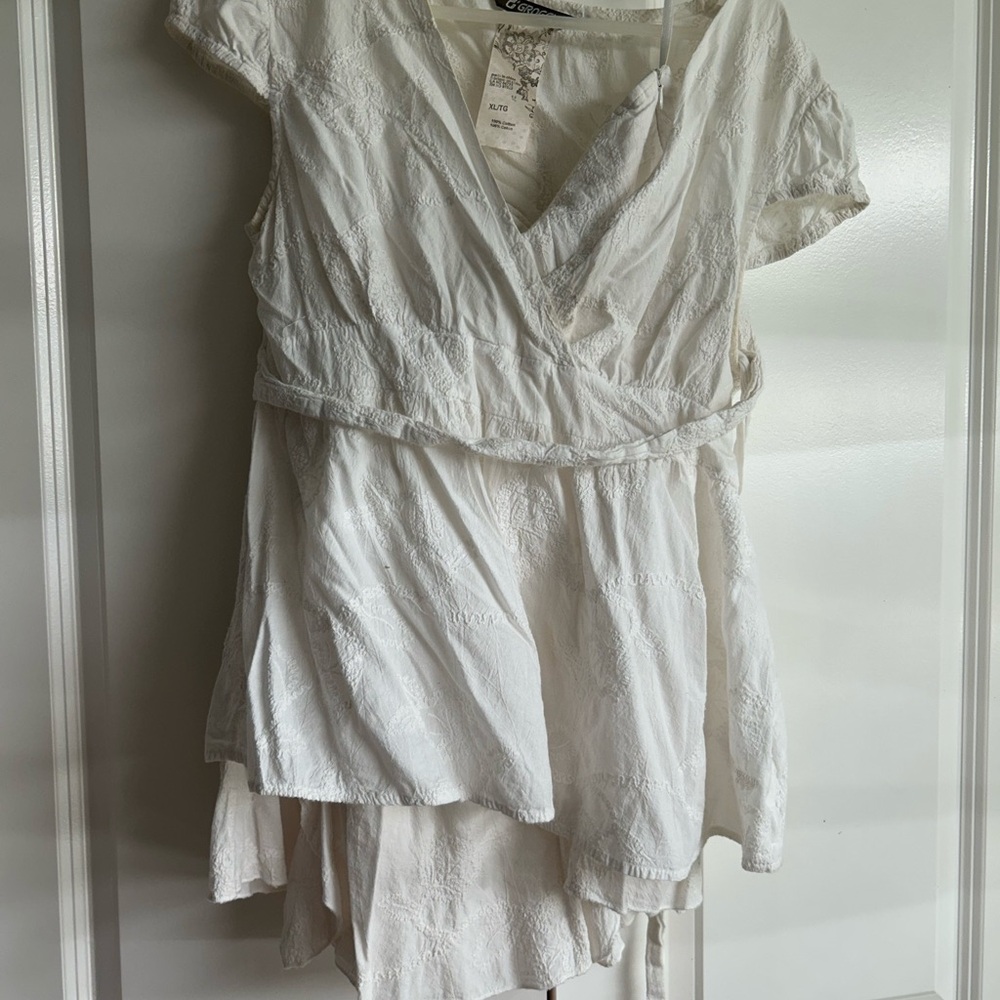Groggy White Textured Dress